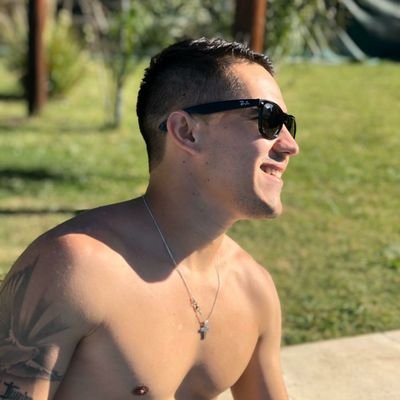 Jugador de fútbol Profesional. La unica Batalla Qué se Pierde, Es la Qué se Abandona. 📍Greece