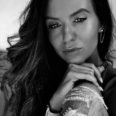 andzlna's profile picture. 