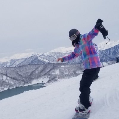 Poesia あと今日satc観てたんですが エイダンがキャリーに婚約指輪渡すのにサマンサに助言受けてキャリーの好みのデザインに買い替えてプロポーズしたのは最高だと思いました 女同士は友達の好みとかまぁ良く見てるわな