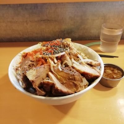 uSS6zjoWHlfpkT3's profile picture. 二郎系ラーメンとテニス大好きです。
時々ゲームとファッションも。
主に食べたラーメンをアップしています！