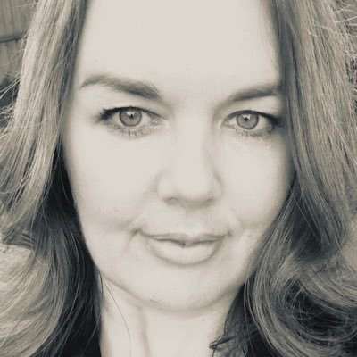 MelbournesEast's profile picture. Fumbling through life - YouTube - Beauty | Product Reviews | Urban Farm Life 🐔 #chickens #beauty #urbanfarm #keto #adhd #add Instagram: @MelbournesEast