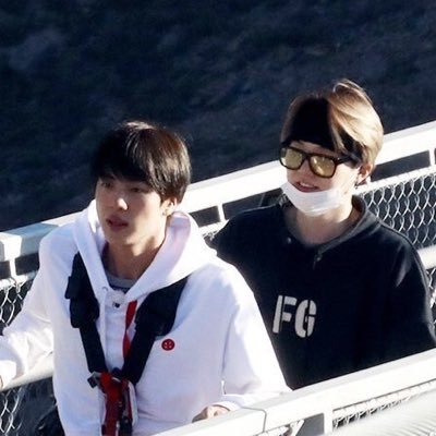 (。・・。) @yoonjinlibrary side / reading account where i tweet out my thoughts while i read certain fics~ (louise; she/her)
