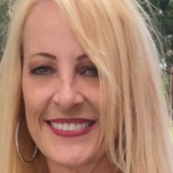 creatingbalance's profile picture. I'm the only organizer in LA who organizes your home AND your stomach! Finally get organized and find out how nutrition plays a critical role in your success!!