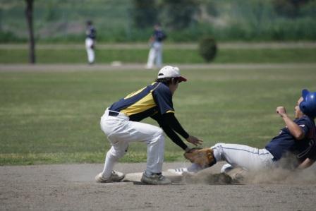 ガンバロウ野球大会のHPはこちらです。
   ガンバロウ野球大会は草野球を愛する人のための大会