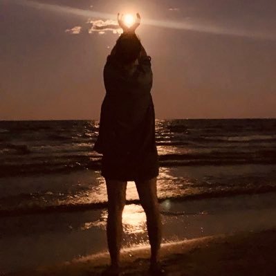 marianaariton's profile picture. Data Geek | Data Engineer |