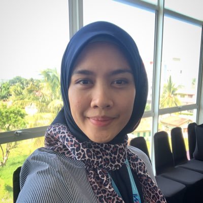 MsSalinaLong's profile picture. Loves hosting food fiesta