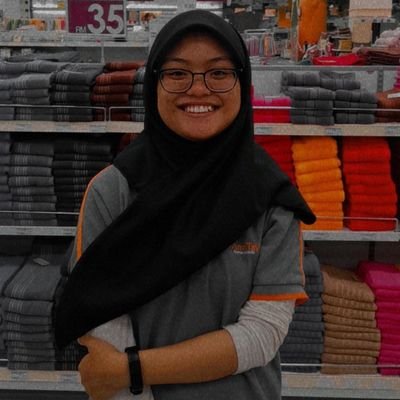 Farahnatashaa00's profile picture. 