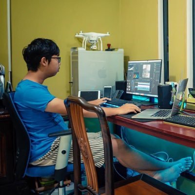 RezaArindra13's profile picture. 🎥Film/💻Programmer/📷photograph it's my Passion 😎   Founders Of @arindraproduction  Teacher Of @spemmarobotik  Instajram = @rezaarindra