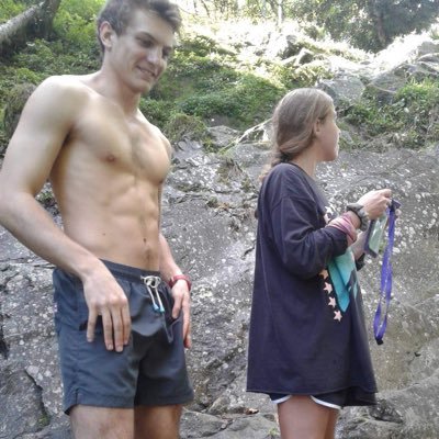 AndresB92149812's profile picture. 