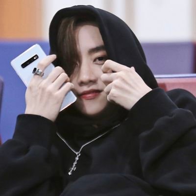 zwSHl9vrDxraFJk's profile picture. CRS