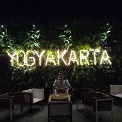 Kumpulan kata-kata yang ga tau kenapa
Follow aja, biar keren :D  Humorist