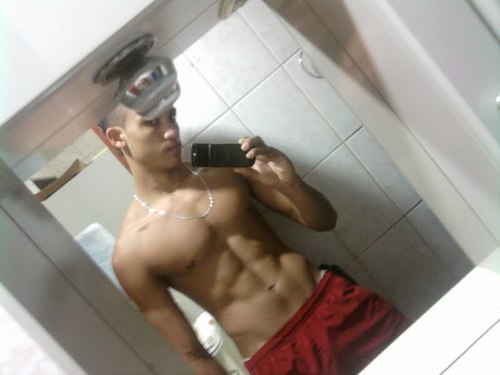 Augustoso93's profile picture. É αssim que eu sou nαõ sou perfeito, É αssim que eu sou ellαs me querem desse jeito..