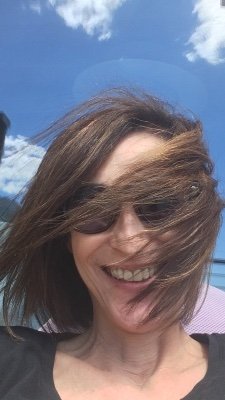 Ricorda ragazza: c’è sempre un sorriso nelle tue tasche.