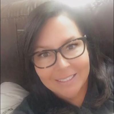 KarenMcgeek's profile picture. Mom.Wife.lover of all things reading.Child of Christ.Herndon Hero.people motivator.Proud teacher at RCISD💛🖤