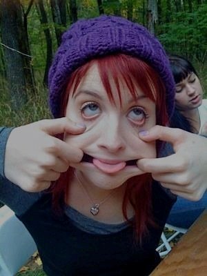 Simplesmente viciada em Paramore e Twilight! NHAC :D