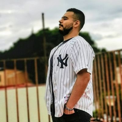 What is to give light must endure burning. 🔥 - VF.
Datacaster LMB/Diablos Rojos ⚾👹
Spotify playlister 🎶🔥
IG: Sergionumz2