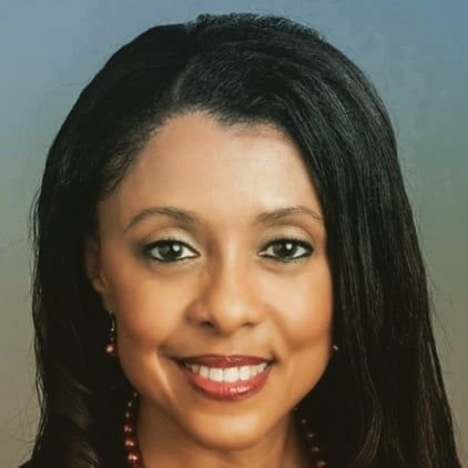 Wife to @tveasley18 . Clergy . Healthcare Professional. Loves Family, Friends & Life. Not Born to Quit. Dares to Dream & Pursues.