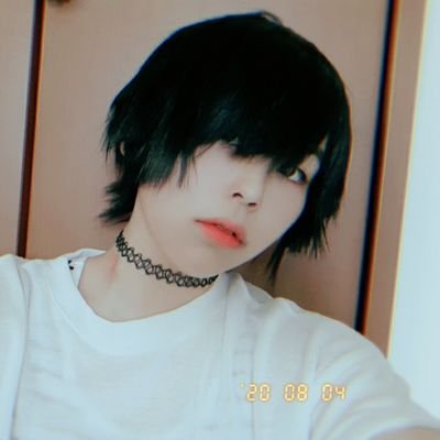 詩花 Tiktokで鬼滅ファンの小学生 低学年 とかが 開封動画とかしてるのをよく見かけるんだけど おばみつに影響されてか 個人的には おばみつ しのぎゆ かなたん がいいですね って言ってる子がいたの 確かにしのぶさんとか押し倒し