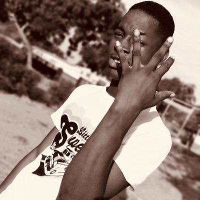 1kobb_y's profile picture. I stole this bio 😇