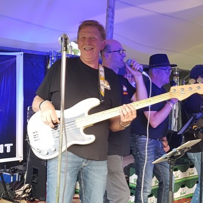 guusaltena's profile picture. Muziek, basgitaar, graafmachines, versnipperaar, hakselaar, grondverzetter, aardbolstoffeerder, assessor, bestuurder #dreugeworst #BruunBrood