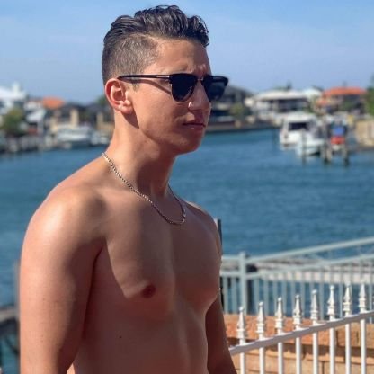 DaddyDoSantos's profile picture. 