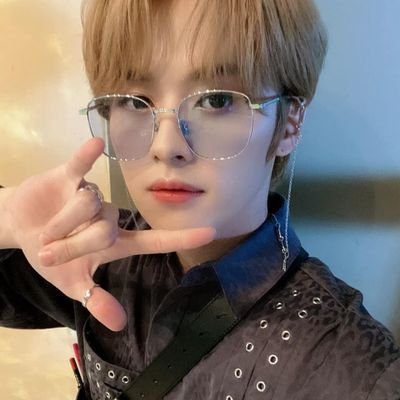 LinoFofoo's profile picture. #♡° ∞  𝘀.  狗 二 🤍 𝗺.  兔子  ੭