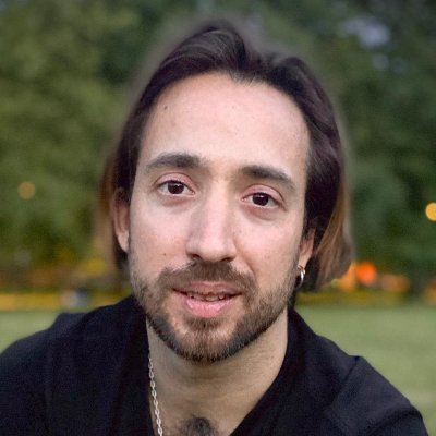 Journalist & filmmaker.
Ciudad de México.