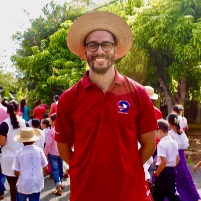 Proud @UF Gator and Program Associate @AmeriCorps. Evacuated @PeaceCorps Volunteer in Panama. Food porn addict among world’s best 4th meal eaters.