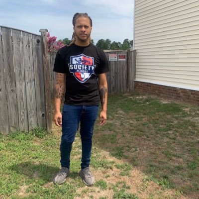 | Entrepreneur | Visionary | Artist | IG : @treclowney | snap : clowney_53 | #SocietyOfKings™️🌍🤴🏽