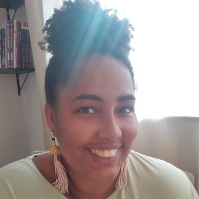 Patymluz's profile picture. Uma mulher sábia. Tudo é questão de perspectiva. ♡♤◇♧