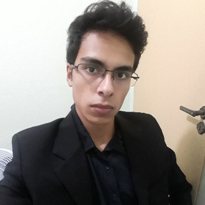 Violonista e guitarrista
Estudante de licenciatura em música
Namorando a mulher mais especial desse mundo