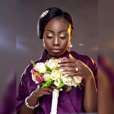 #Makeup artist/Stylist/Fashionista#dancer /Kasu very own.
kaydee blood
08184756904