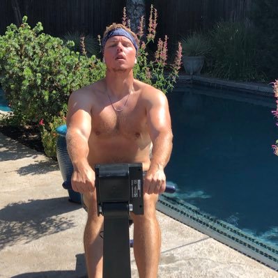 Former D1 Rower;Gained then lost 100 lbs;Strive to help people become the best version of themselves; Instagram: jdmichael3