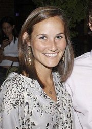 elizabethmiars's profile picture. 