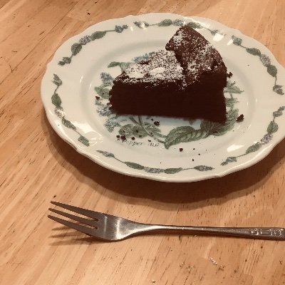 beniyakurumi's profile picture. 未熟児ベビー応援中、本と漫画、投資、ミニバラ🌹が好き。