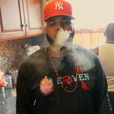 BassGodBarks's profile picture. CenterBloxkSuge If it don’t make money ain’t don’t make sense