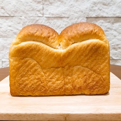 阪神梅田本店1Fパンテラス公式アカウントです🍞パン好きの皆さまご指導、ご鞭撻、フォローの程よろしくお願いします🥪※パンを食べているときはお返事できませんので、ご了承くださいませ。