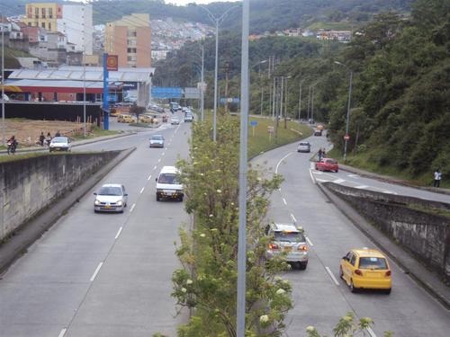 Informa el estado de las vías en la ciudad de Manizales. Primero el peatón y la movilidad sostenible. No tenemos vínculo con la Secretaría de Movilidad.