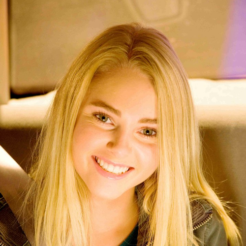Un-Official Twitter of AnnaSophia Robb or "Sara" from "Race to the Witch Mountain"