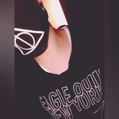 Un mal intento de escritor... Sacando a flote mis traumas🖤