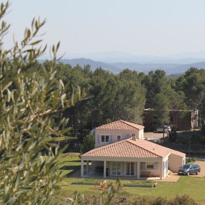 Villa moderne à vendre, 4 chambres, Minervois, Languedoc, France. Au bordure d'un charmant village. Propriété individuelle, vieille de 5 ans, excellent état.