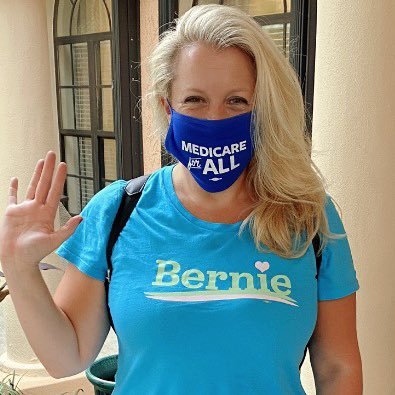 Bernie Delegate ‘16 & ‘20 • Likes Miami Hurricanes 🙌 books 📚 polar bears 🐻‍❄️ pizza 🍕 • Hates people who write “that” when they mean “who” + avocados 🥑