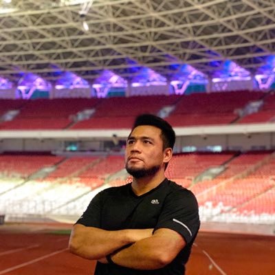 Management Consultant by weekdays, Art & Sports enthusiast by weekend