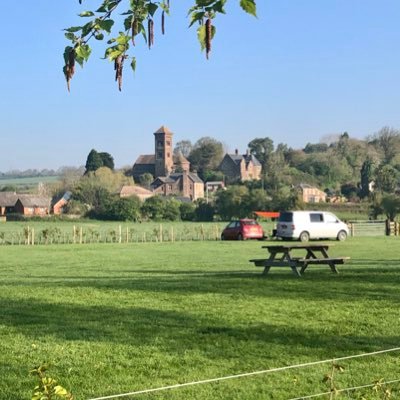 ❤️ Family-friendly camping in unspoilt countryside on the banks of the River Wye, in the picturesque village of Hoarwithy in Herefordshire ⛺️🛶