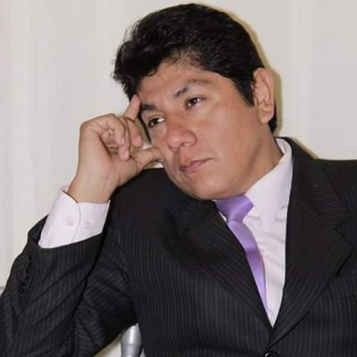 Maestro de Ceremonias. Administrador. Humilde emprendedor. Interesado en la política del Perú