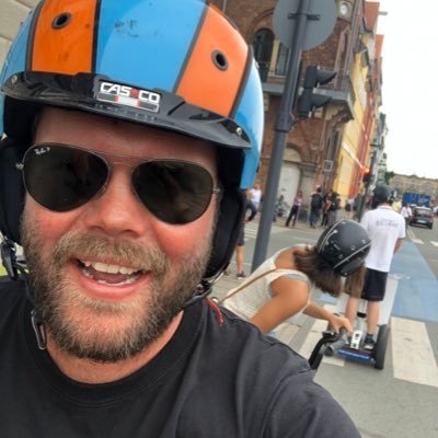 kenande2's profile picture. Happy chap.