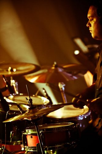Músico Paraibano Casado Com Mais de 21 Anos de Música.
Tendo assim trabalhado com varios artistas e bandas de todos os generos.