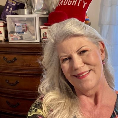 Starting Over at 62 I’m now divorced I’m proud mother of 2 beautiful daughters and 6 grandkids my life my heart