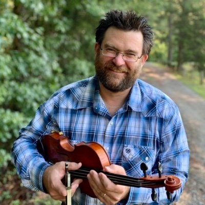 Irish/American musician, author, and online fiddle instructor. It’s never too late to learn to play 🇮🇪🏴🇺🇸🎻!