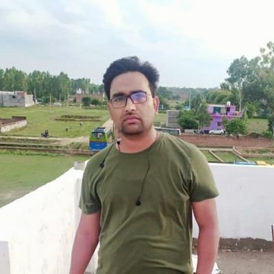 Navneet76935044's profile picture. बदल जाओ वक्त के साथ,
या फिर वक्त बदलना सीखो,
मजबूरियों को मत कोसो,
हर हाल में चलना सीखो…